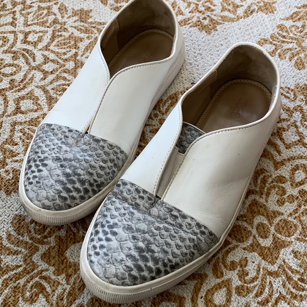 LOGO by Lori Goldstein Amy White Leather Snakeskin Print Slip On Sneakers